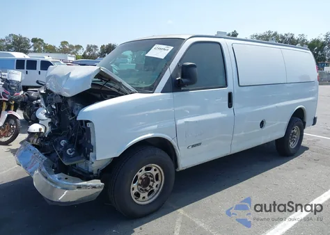 2005 Chevrolet Express из США, поврежденный, VIN 1GCGG25V451143738